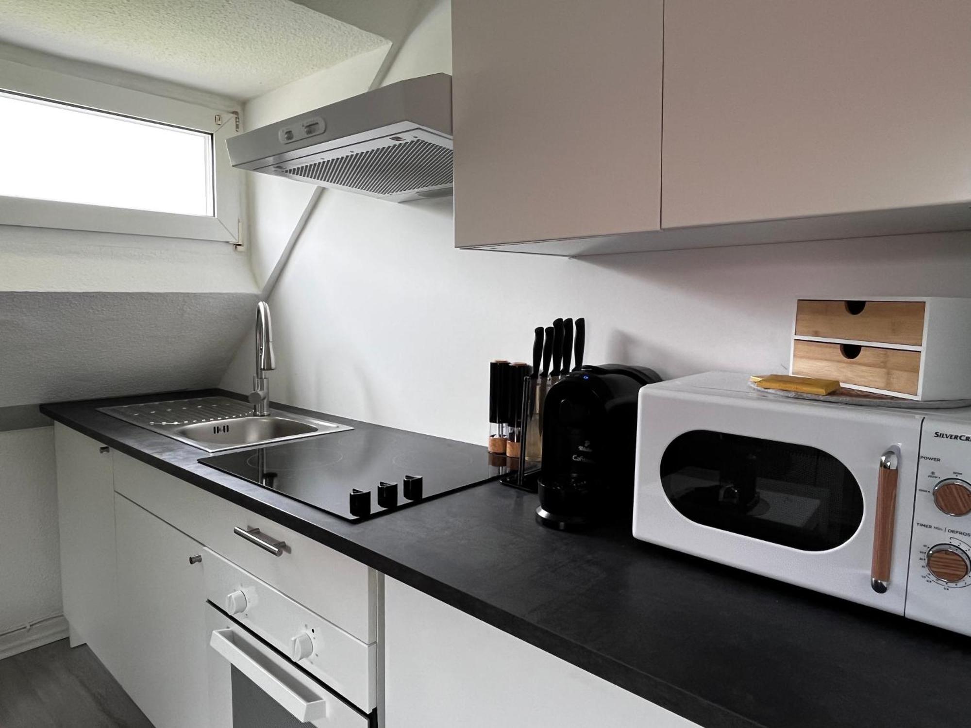 Flattyone Ruhrgebiet - Schlafkomfort Und Anbindung - Neu Renoviert Appartement